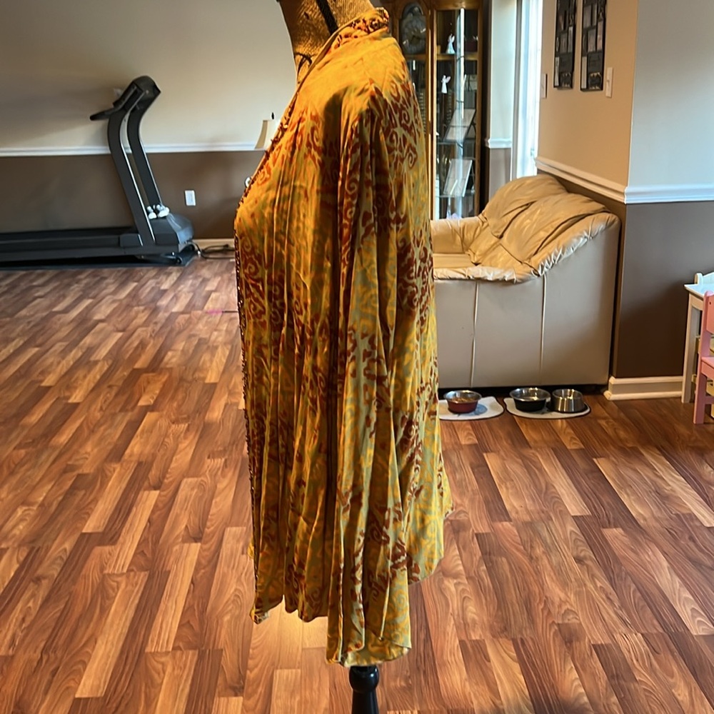 Size L Soft Surroundings yellow patterned open front blouse with beaded trim - Picture 3 of 4